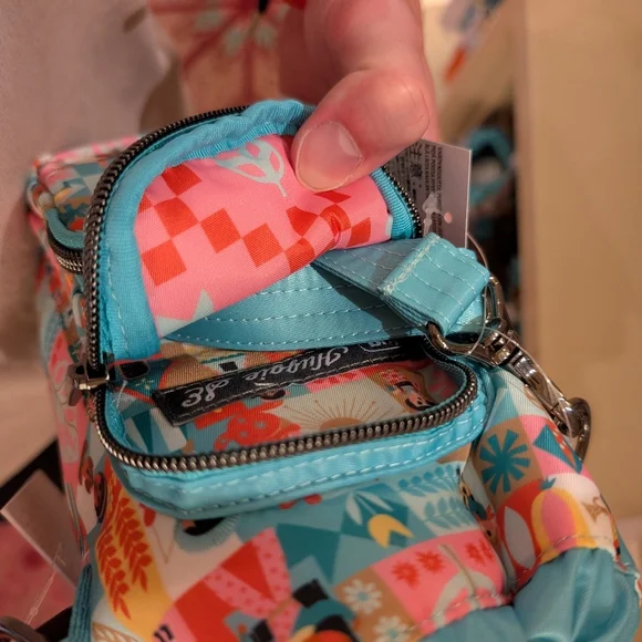 NEW 2024 Disney Parks Lug Huggie Bag Water Bottle Holder It’s A Small World - Picture 7 of 7